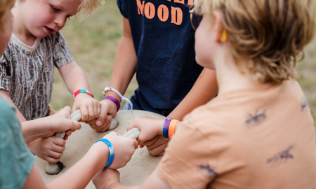 Camouflage blauwe SOS armband kind met naam en telefoon